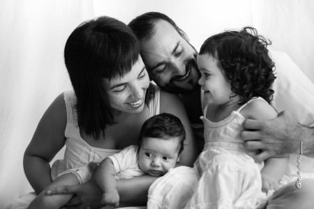 Album de fotos de familia Reportaje de familia dos meses dos años por Elena Rubio elenircfotografia