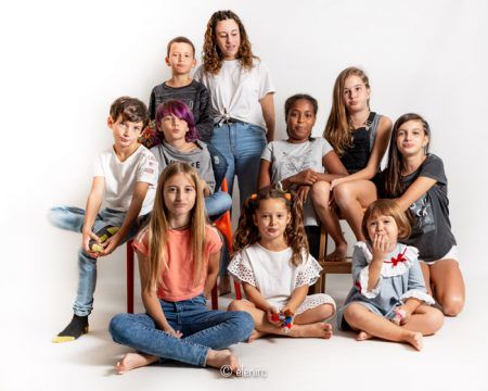 Nuria Rebull Logopeda en Mollet del Valles fotografía de Elena Rubio fotógrafa infantil en elenircfotografia foto de grupo