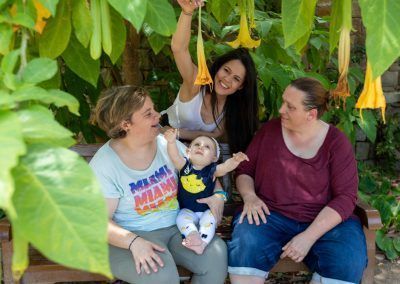 mama y mami reportaje jardines de miramar por Elena Rubio fotografa infantil en Barcelona en elenircfotografia