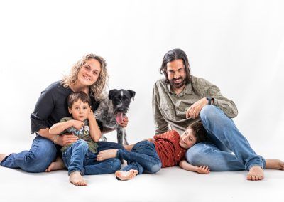 cendra familias con mascotas elenircfotografia para mascotes de colors