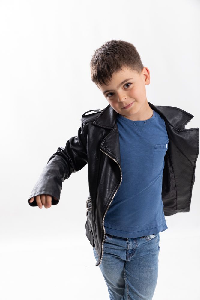 elenircfotografia fotos naturales de niños en estudio en Mollet del Vallès