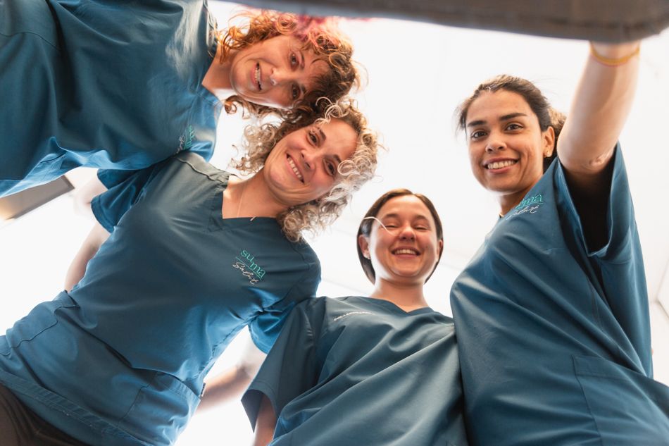 fotografía del equipo de suma salut fisioterapia en Mollet del valles