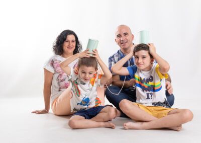 Reportaje de familia en estudio en Mollet elenircfotografia