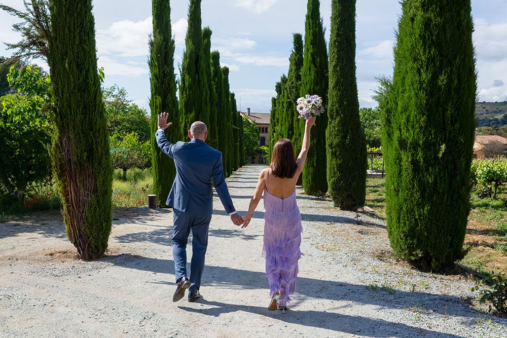 Boda íntima en Celler Can Roda rodeada de viñedos