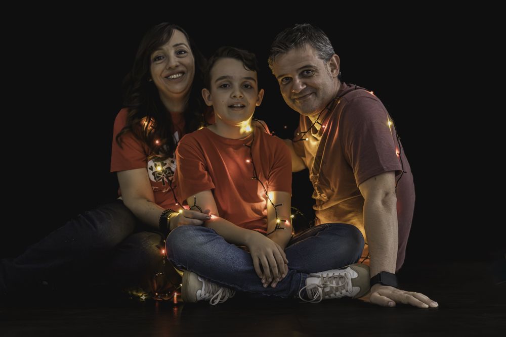 fotos de navidad en familia con luces elenirc fotografia mollet del valles