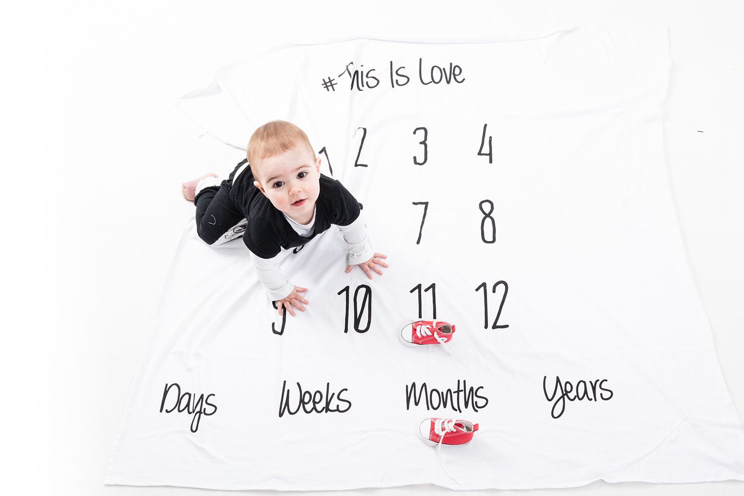 Bebé de once meses en sesión de fotos de seguimiento