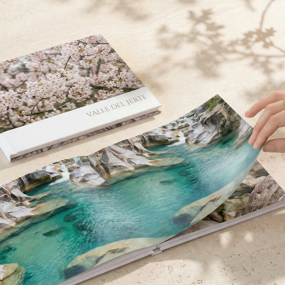 alt="álbum de fotos personalizado con apertura plana para fotografías panorámicas"