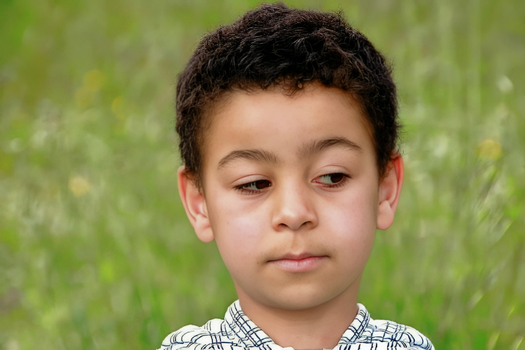 fotografia infantil en exterior retrato por elenirc_0003_3 Una mirada interesante fotografia infantil elenircfotografia