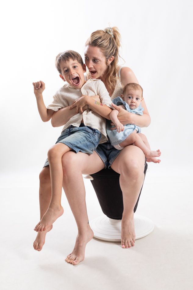 Berta sesión de fotos de bebé de un mes en estudio Elenirc Fotografia