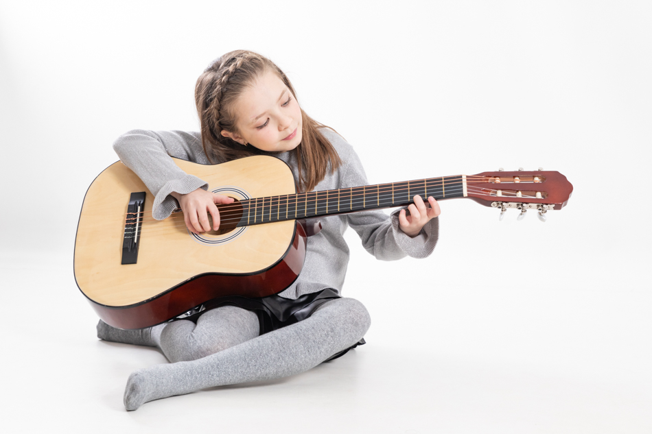 Elenirc Kids · Retrato musical con guitarra en Mollet del Vallès elenirc kids 007