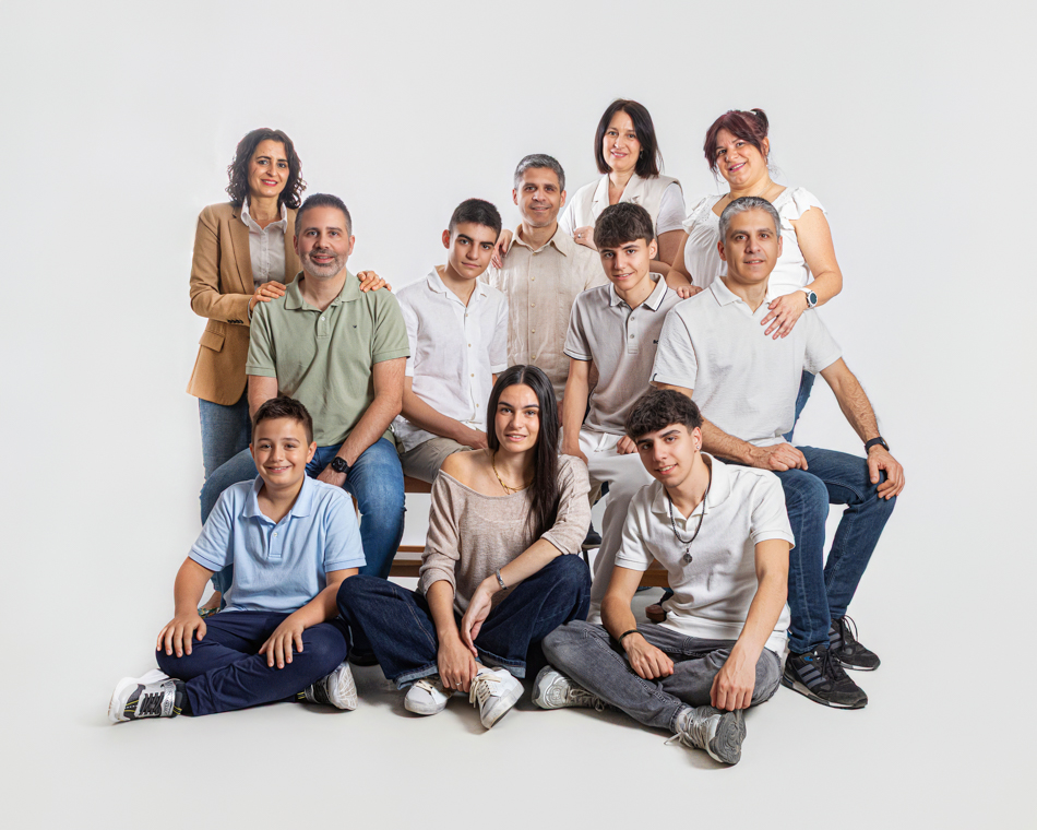 Retrato de grupo en en estudio en Mollet del Vallès por elenirc. Varias generaciones.